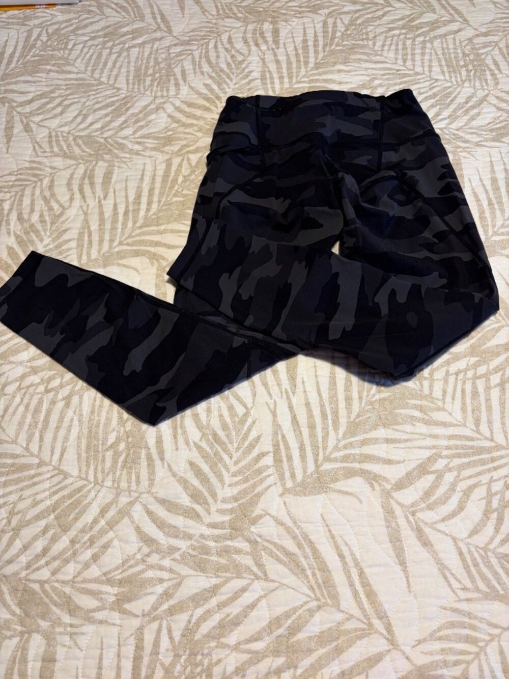 Sweaty Betty Power 7/8 Length XS Camo Print High-Waisted Leggings With Stretch